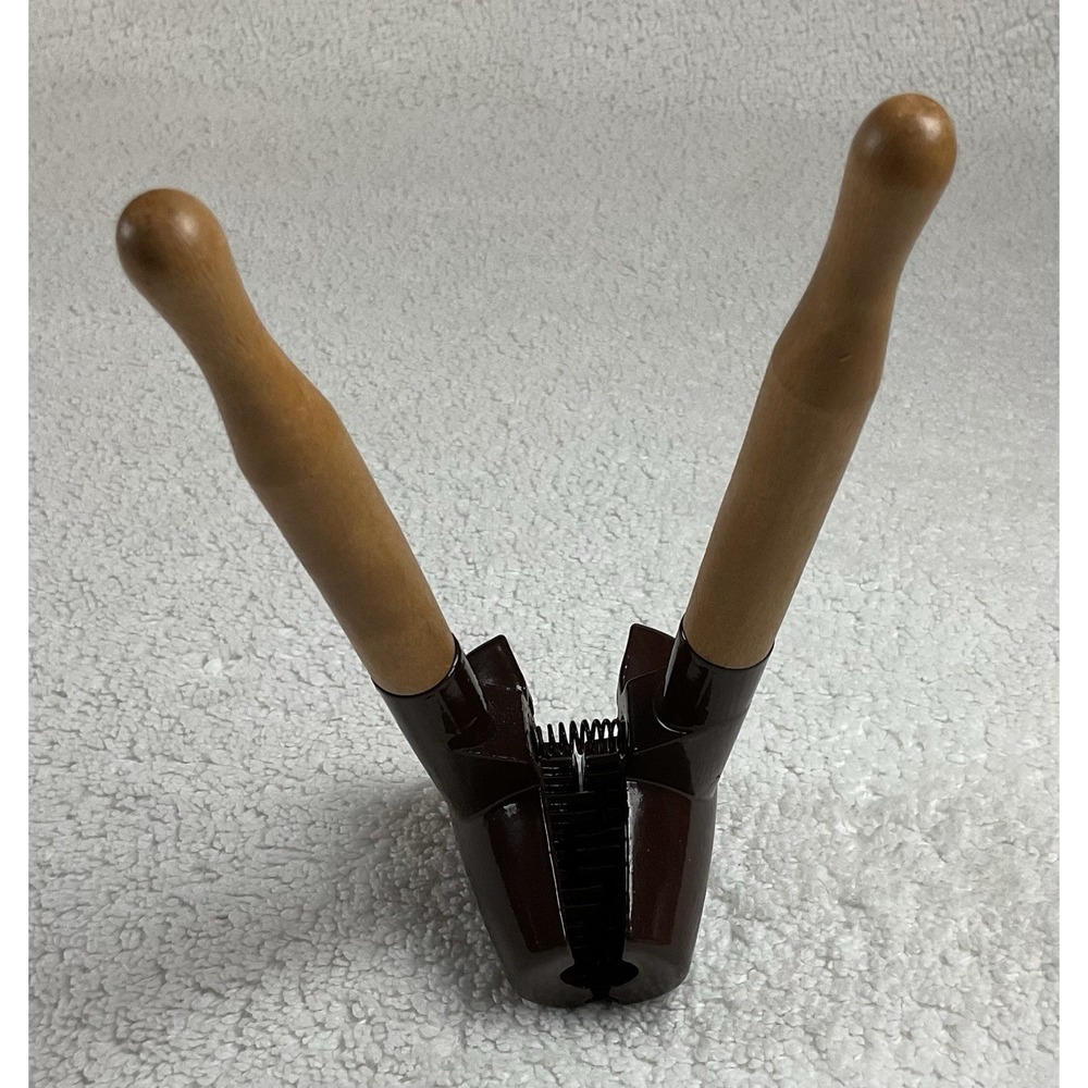 Vintage Metal Nut Cracker Heavy Duty Wooden Handle Walnut Pecan Nutcracker Brown - Picture 2 of 10